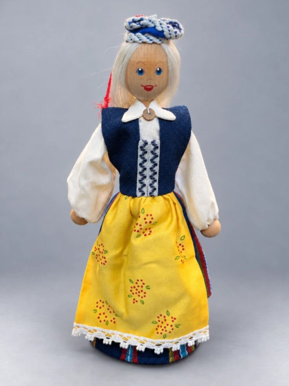 Vintage Scandinavian Wooden Peg Doll Folk Art Traditional Costume